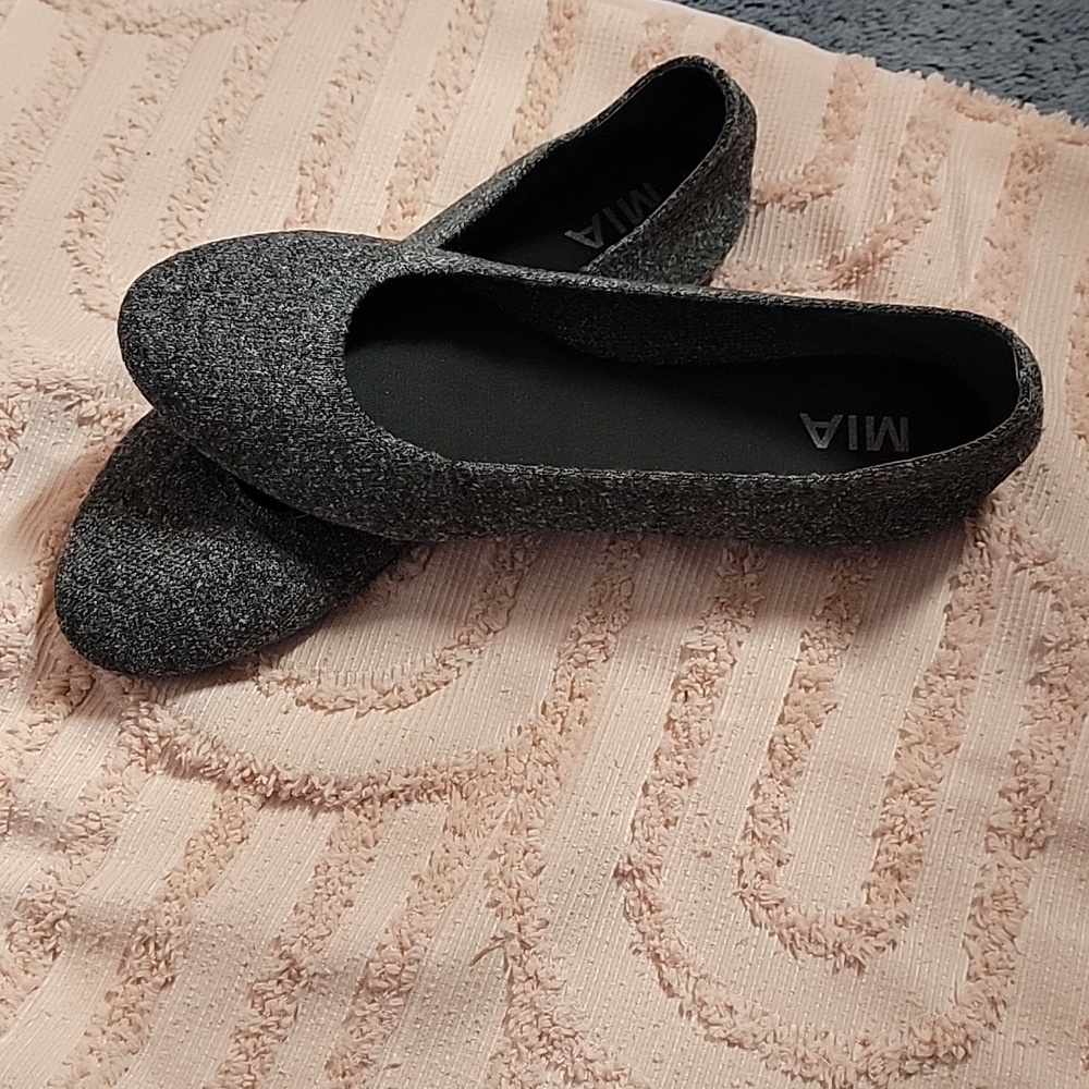 MIA shoes for women. Flats, gray, size 9.5. NWOT. - Picture 8 of 8